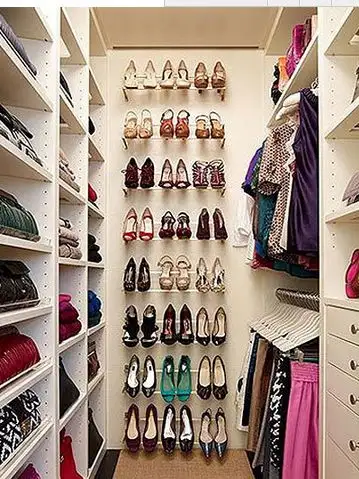 家里的“隐藏空间”居然可以收纳一百多双鞋子