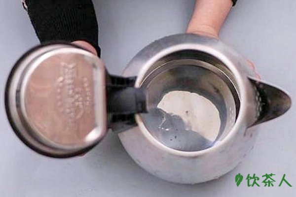 水壺裡面的水垢怎麼去除，最簡單的五大清除水垢方法