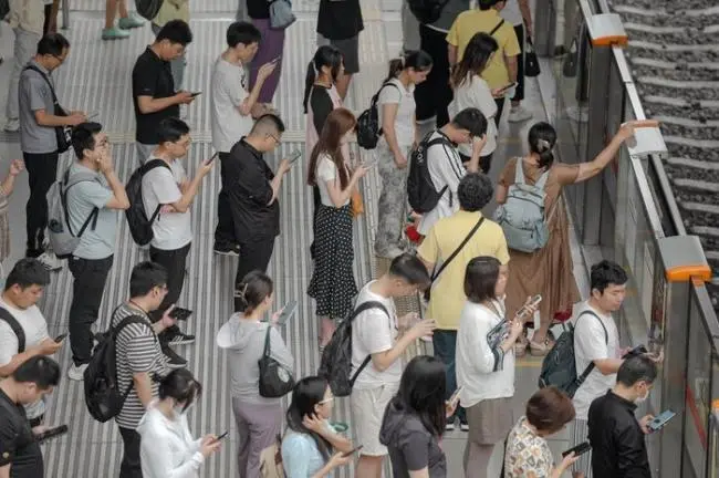 搞不定？三中全会公报，措辞异乎寻常的坦率