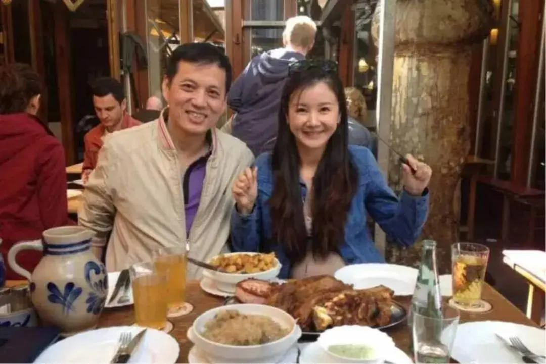 内娱白月光，毁于潜规则