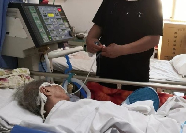 母过度使用呼吸机致死　家属惨遭网暴
