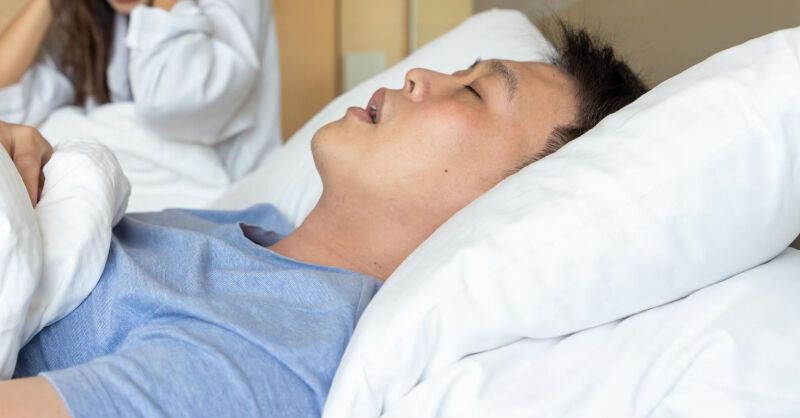 打呼声时有时无最危险！睡眠长期缺氧恐中风，一治疗远离猝死风险