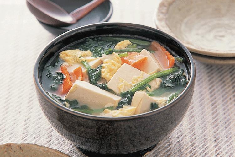 菠菜配豆腐会结石？或是保护身体的聪明吃法