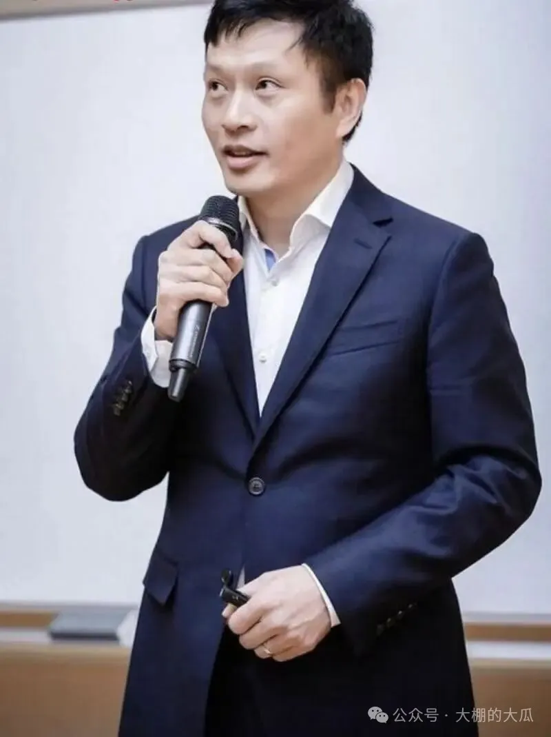 套現兩億攜情婦跑路...迅雷爆出狗血男女總裁案
