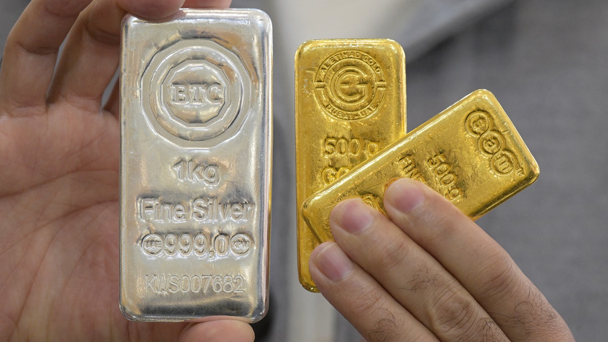 中國熱錢在收割?黃金回撤1000美元白銀跌約40%