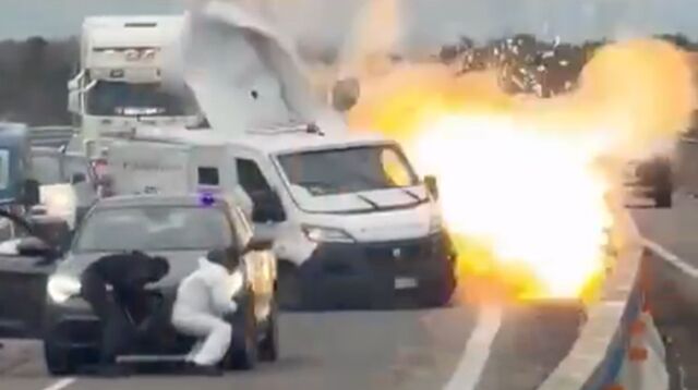 悍匪劫持運鈔車！持槍掃射意憲兵 畫面火爆