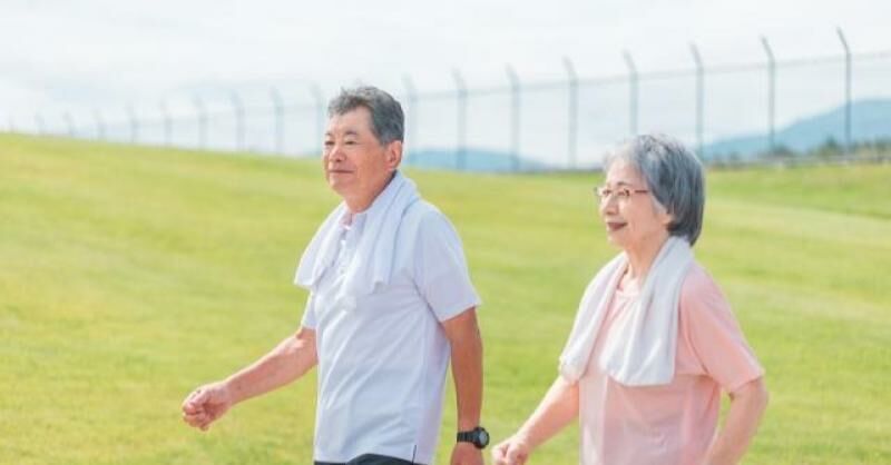 散步别白走！83岁教授天天练，15分钟“防失智散步法”活化大脑