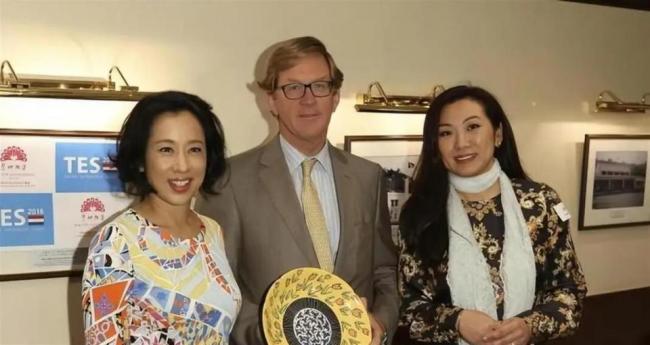 他倆才是最牛岳父母,3個女兒全嫁百億富豪