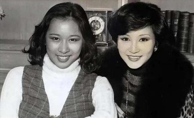 他倆才是最牛岳父母,3個女兒全嫁百億富豪