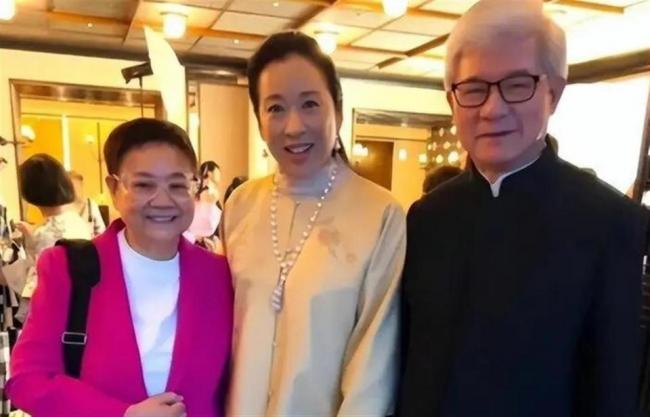 他倆才是最牛岳父母,3個女兒全嫁百億富豪