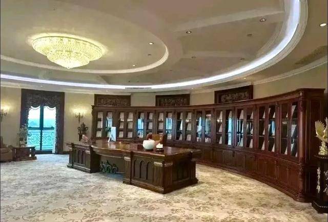 500平米，許家印奢華辦公室早年影像流出