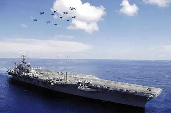 美國海軍出動亞伯拉罕·林肯號航空母艦（CVN-72）進入阿拉伯海執行任務，同步對伊朗港口及沿岸實施大規模海上封鎖行動。&nbsp;&nbsp;&nbsp;圖:翻攝自X賬號@ChinaTruth