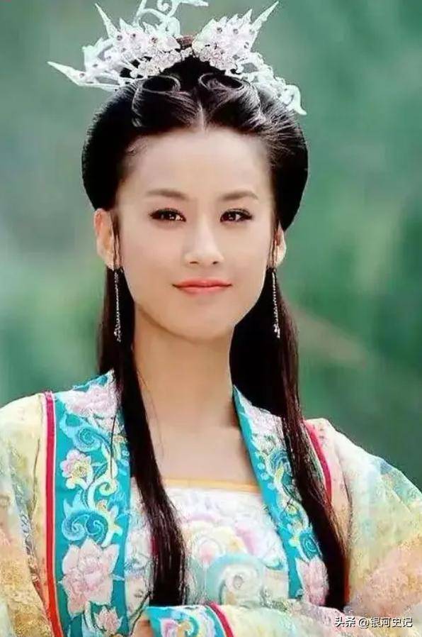 楊子帶23歲新女友見91歲母親，銅錢盆搶鏡