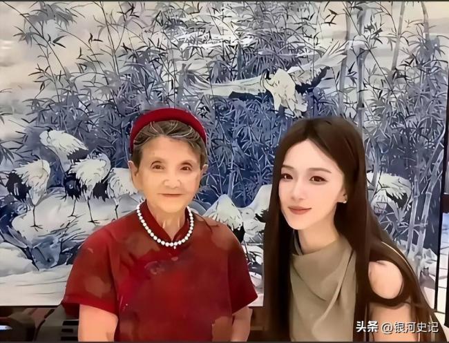 楊子帶23歲新女友見91歲母親，銅錢盆搶鏡