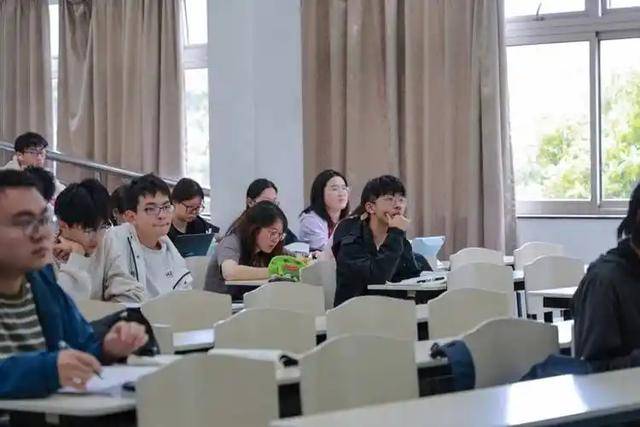 2032年，中國高校將迎毀滅式峰值時刻
