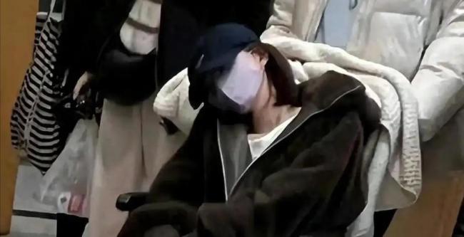 張雪峰猝死近倆月，46歲歌壇天后生命垂危