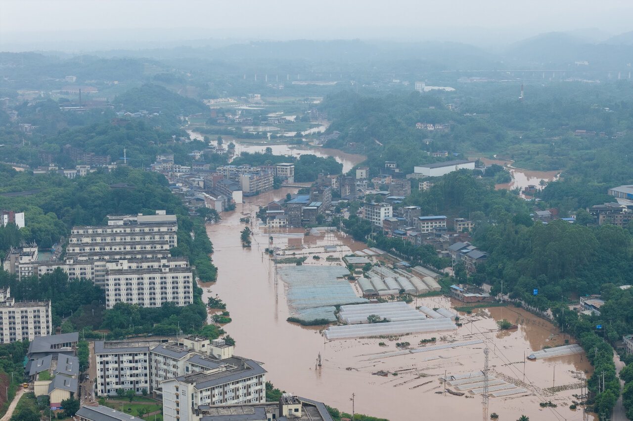 中国今年第1个红色灾害预警 多地停课停业