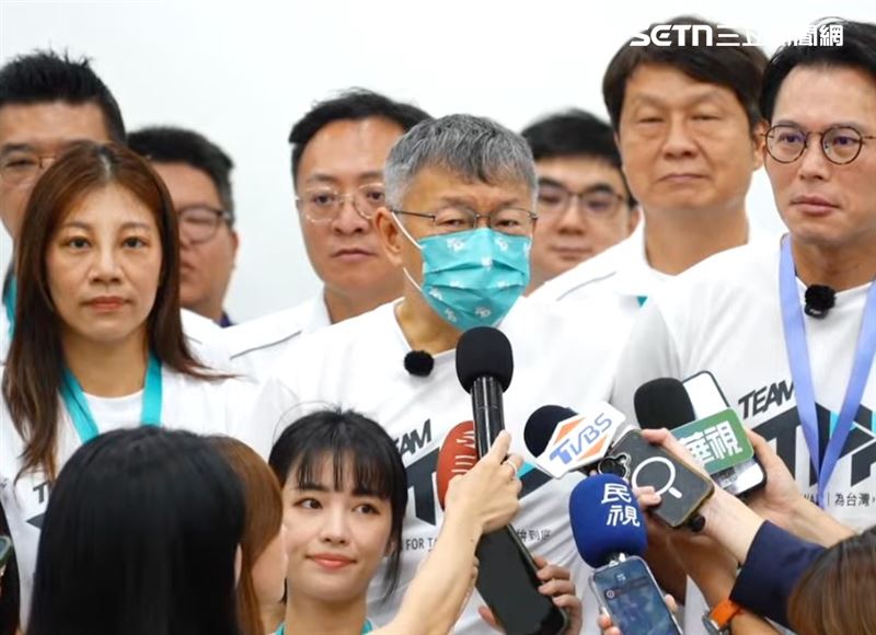 柯文哲上午出席民众党共识营,会前接受媒体联访(图/翻摄画面)