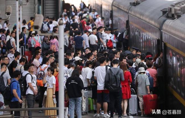 为什幺女乘务员纷纷从高铁离职？内幕被揭开