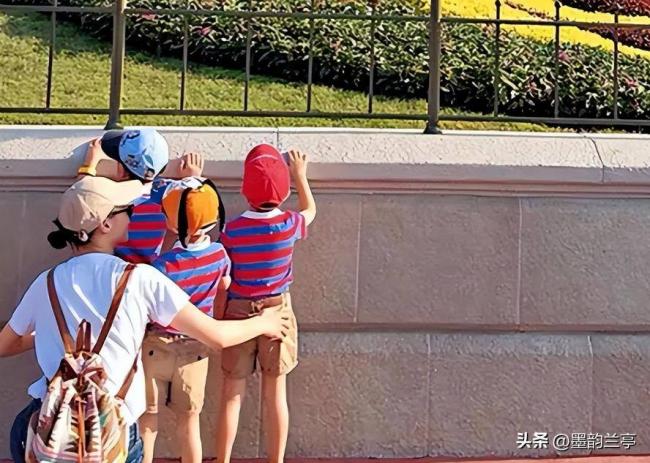 連生3子沒做成李嘉誠兒媳,她轉身成甘肅兒媳