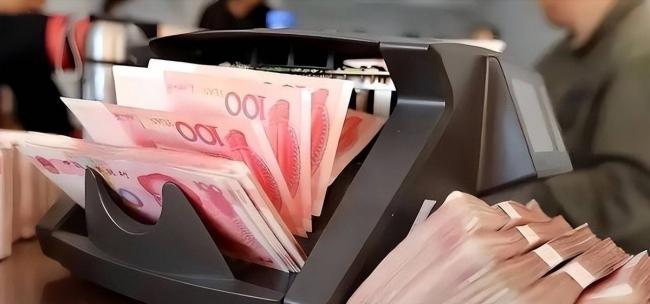 為什麼建議大家儘量使用現金？銀行人說出答案