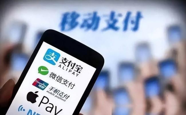 為什麼建議大家儘量使用現金?銀行人說出答案