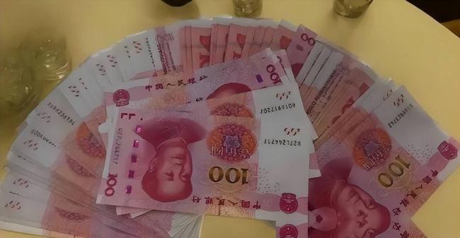為什麼建議大家儘量使用現金？銀行人說出答案