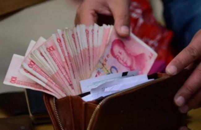為什麼建議大家儘量使用現金？銀行人說出答案