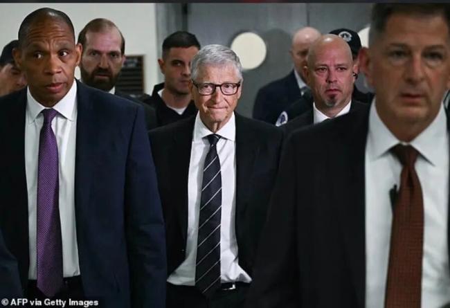 比尔盖茨老实人滤镜碎一地，第四位情人曝光