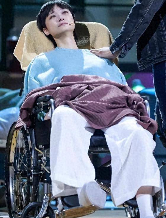 嫁法國老頭真相大白後，41歲李宇春近況曝出