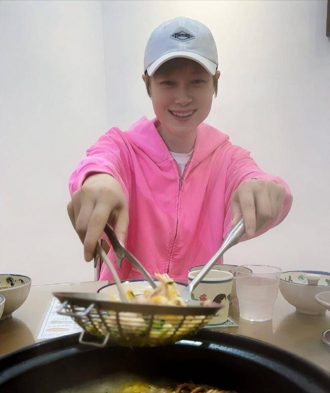 嫁法國老頭真相大白後，41歲李宇春近況曝出