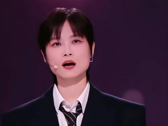 嫁法國老頭真相大白後，41歲李宇春近況曝出