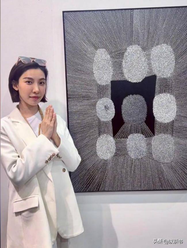 他們早已離婚:一個獨自養娃,一個向名媛求婚