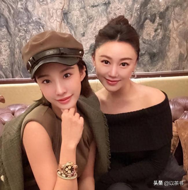他們早已離婚:一個獨自養娃,一個向名媛求婚