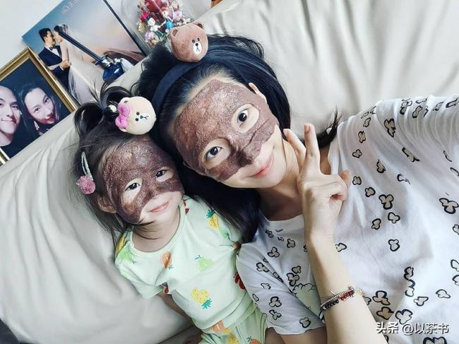 他們早已離婚:一個獨自養娃,一個向名媛求婚