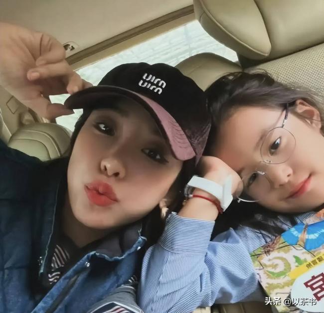他們早已離婚:一個獨自養娃,一個向名媛求婚