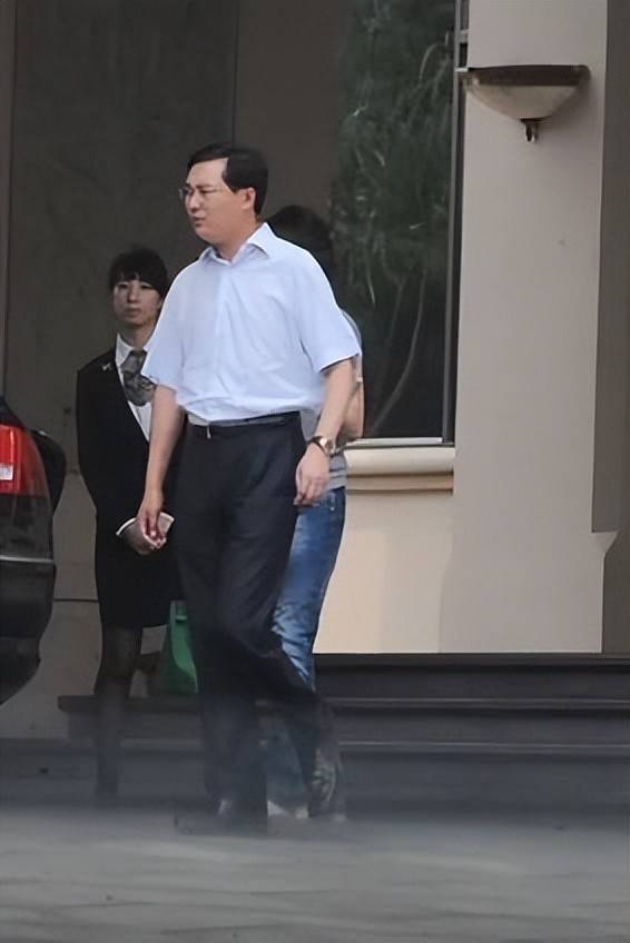 董卿满盘皆输！“上海滩大佬”被执行
