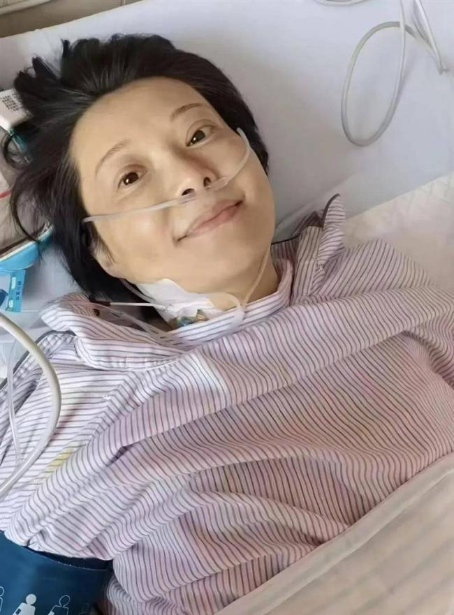 袁立坐輪椅回歸!九死一生,狠打造謠者的臉