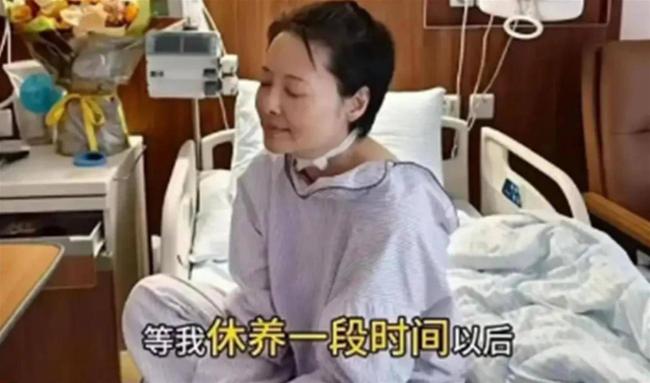 袁立坐輪椅回歸!九死一生,狠打造謠者的臉
