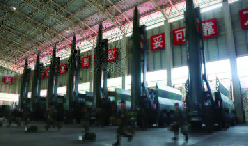 中共的一個東風-15飛彈基地內的發射車庫房。(美國米德爾伯里國際研究學院報告《中共火箭軍戰鬥序列2023》)