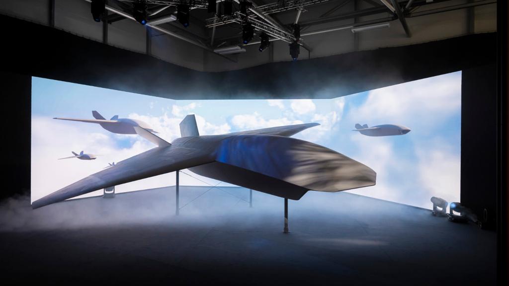貝宜在法恩堡國際航空展上,推出「雷霆之王」(Brontanax)原型機全尺寸模型。(取自貝宜網站)