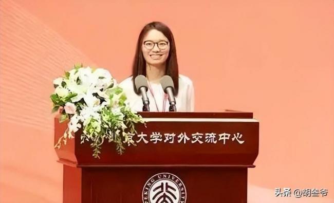 照片瘋傳：王虹導師凝視徒弟眼神，全網破防