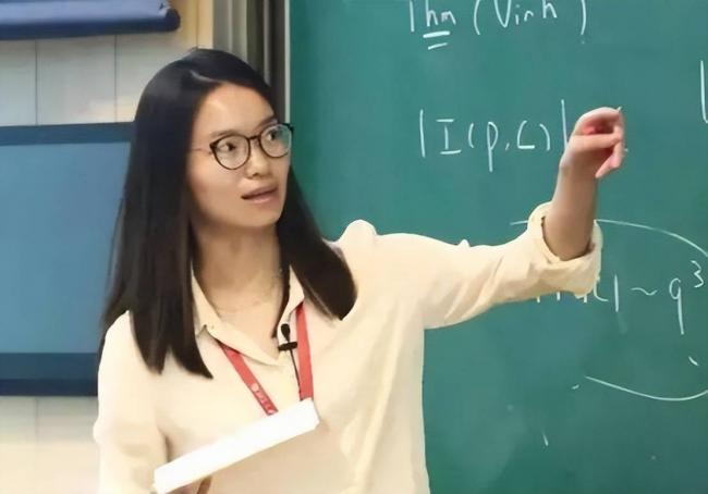 原來他是王虹父親,為女兒放棄政府的工作