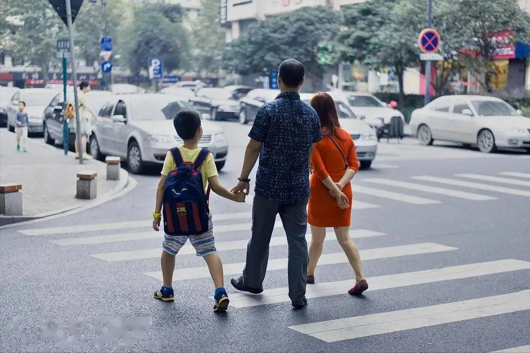 为什么去外地旅游时，尽量不要联系当地的老同学老朋友？