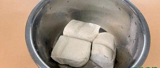 豆腐放一天就变味？教你一个方法，存放5天依然新鲜，不酸不串味，快收藏吧