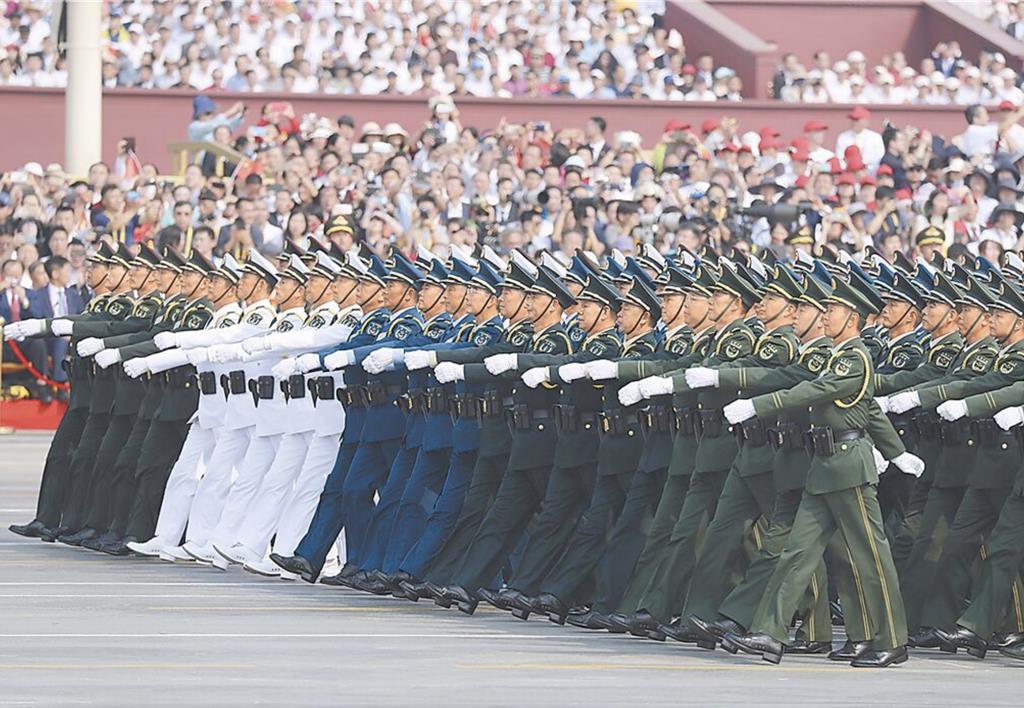 八一建军节看共军高层大洗牌，两任国防部长同判死缓，百名将领消失，52％高层职位遭波及。（中新社）