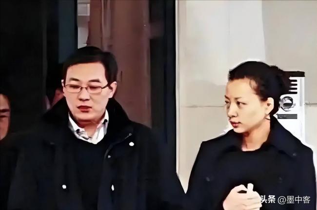 看到董卿王麗坤栽進致命大坑,女星都不找富豪了