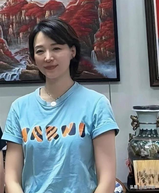 看到董卿王麗坤栽進致命大坑,女星都不找富豪了