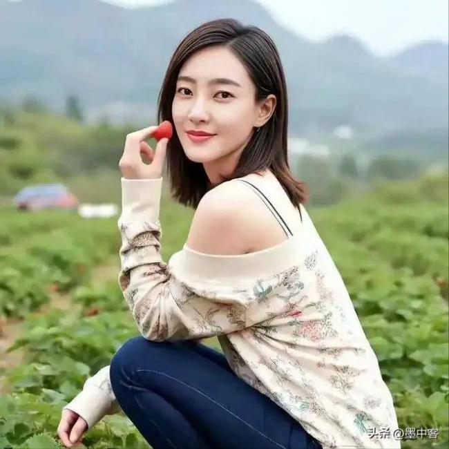 看到董卿王麗坤栽進致命大坑,女星都不找富豪了