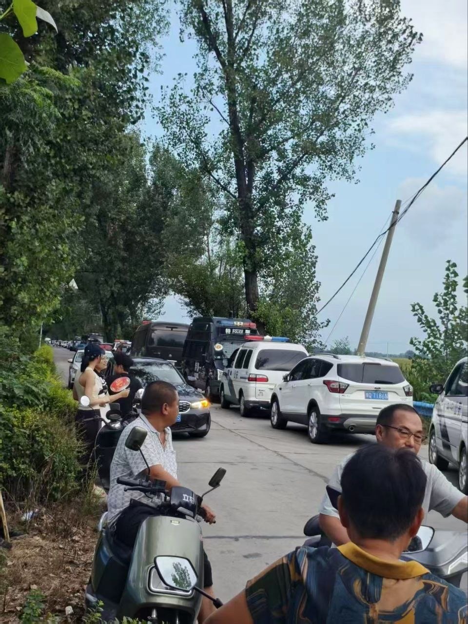 河南西平縣殺人嫌犯夏付剛被追捕，過程引發社會關注。（受訪者供圖）